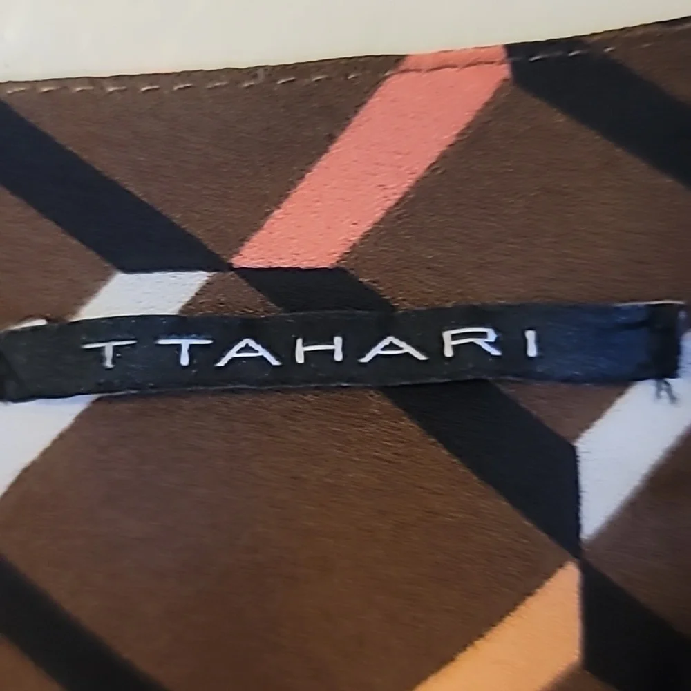 T TAHARI Blouse - Picture 2 of 6